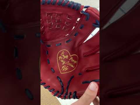 Adam Wainwright’s glove for final season honors his kids