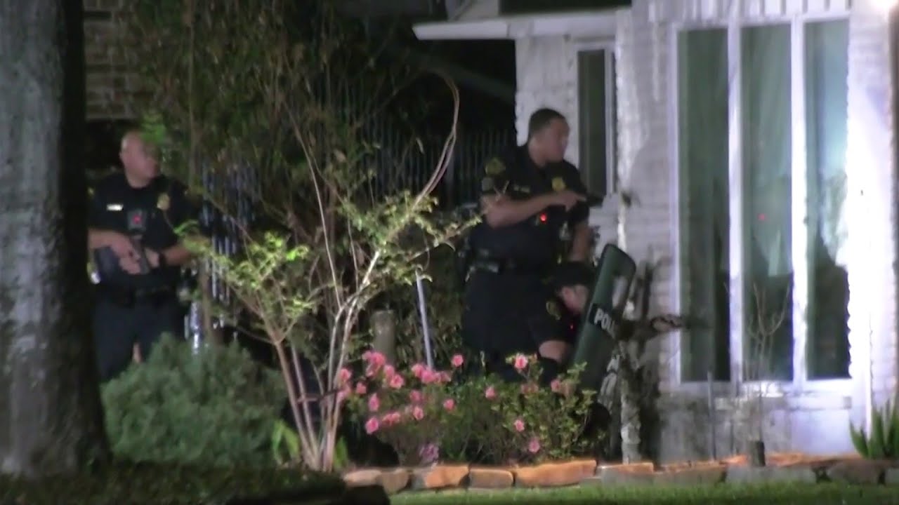 HPD: Man fatally shoots woman, teen before turning gun on himself in murder-suicide in Meyerland | Houston