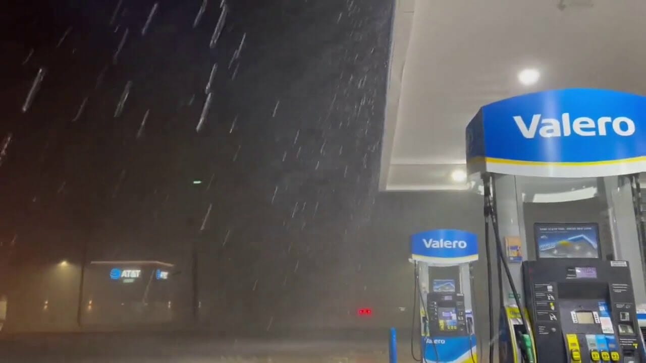 ‘Insane’: Hailstorm pummels North Texas | Houston