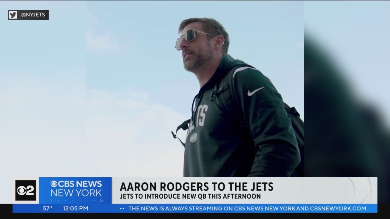 Aaron Rodgers Arrives In New York Ahead Of Jets Announcement