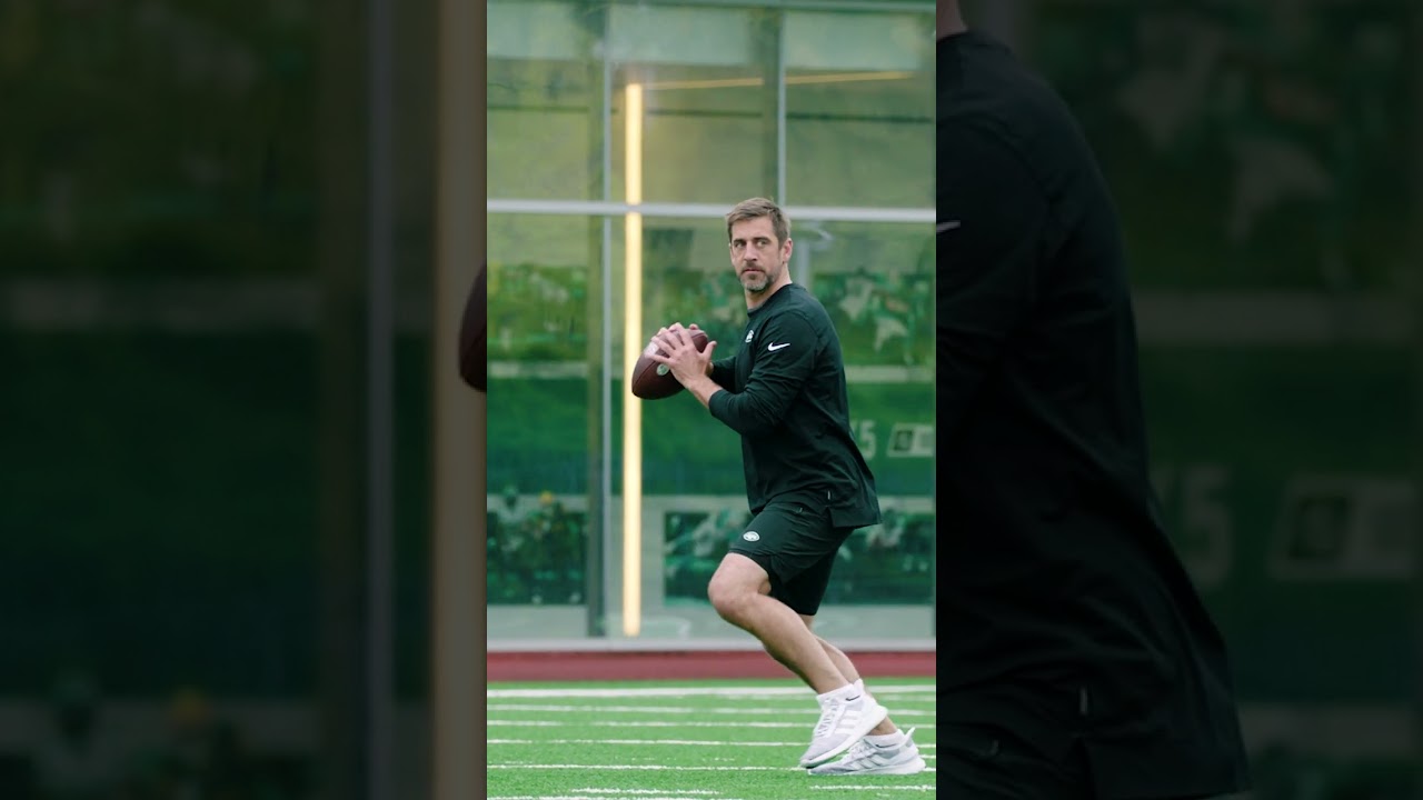 Aaron Rodgers Getting Right To It | #shorts