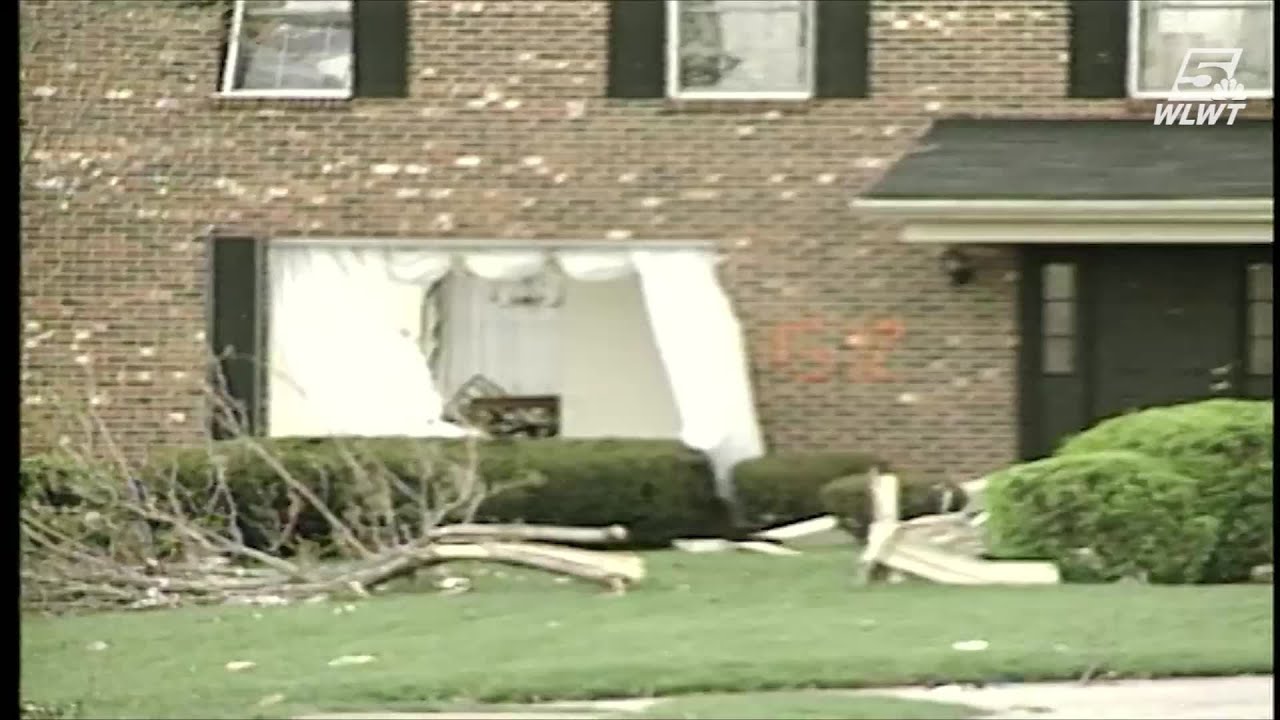 Aftermath Of April 1999 Tornado That Hit Blue Ash, Montgomery