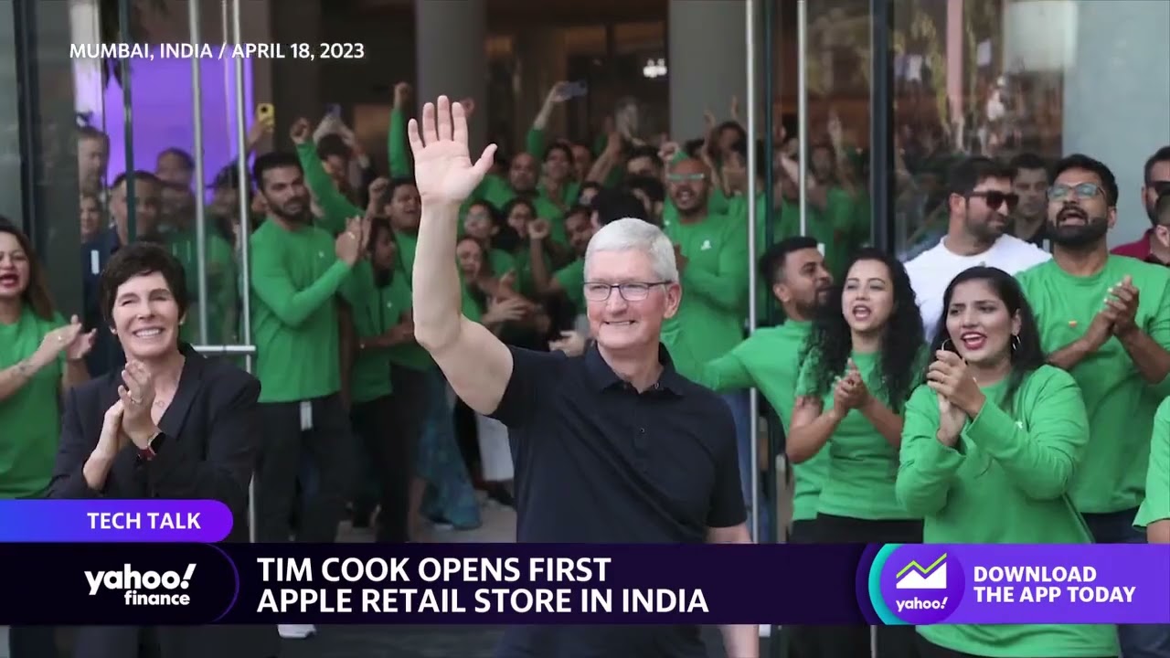 Apple Ceo Tim Cook Meets With Indian Prime Minister Modi After Opening Country’s First Store