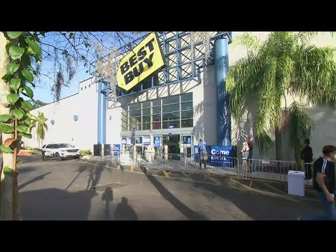 Best Buy Reportedly Laying Off Hundreds Of Store Workers