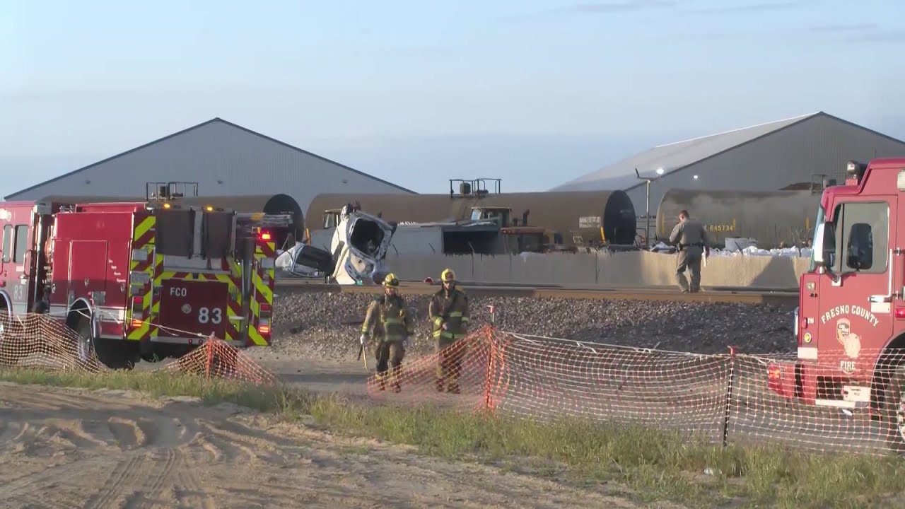 Chp: 1 Dead After Car Collides With A Train In Fresno