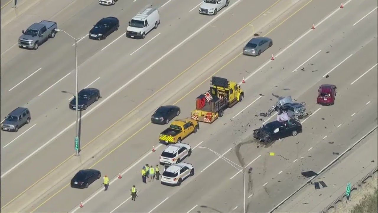 Cook County Crash Shuts Down Multiple Lanes Of Traffic On Jane Addams Tollway