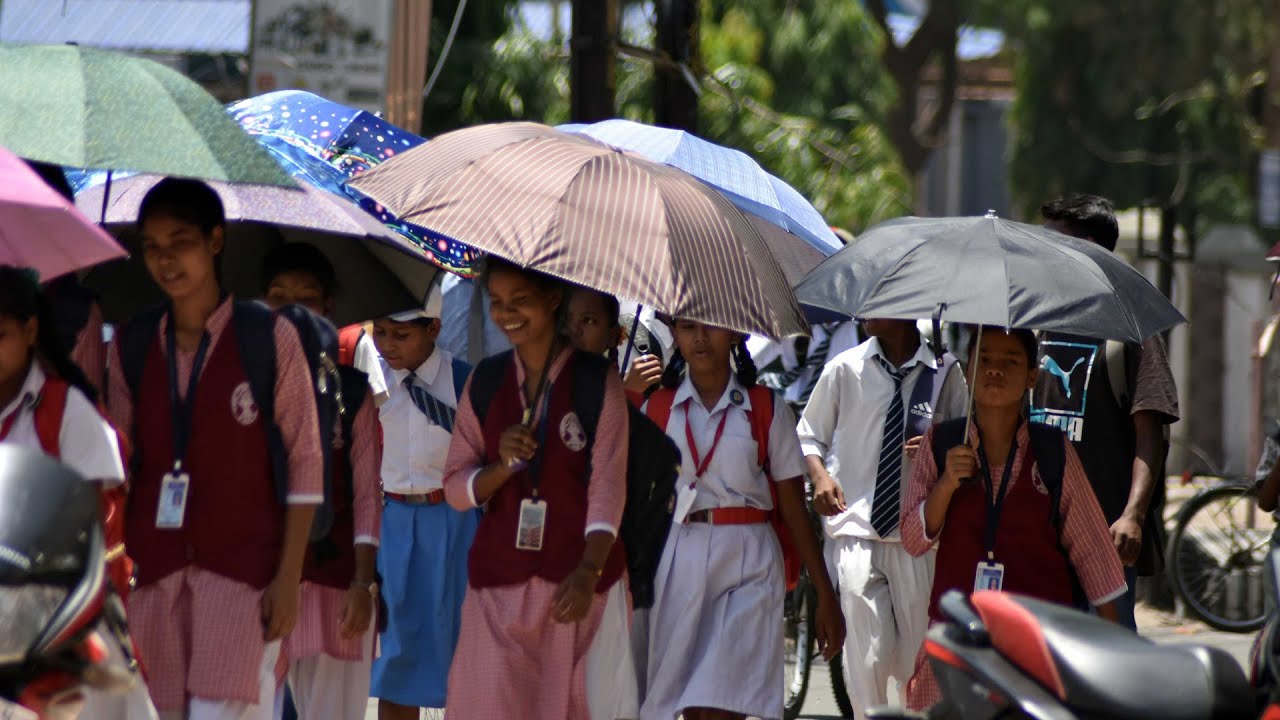 Heatwave Scorches India, School Timings Impacted Across The Country | Econ Times