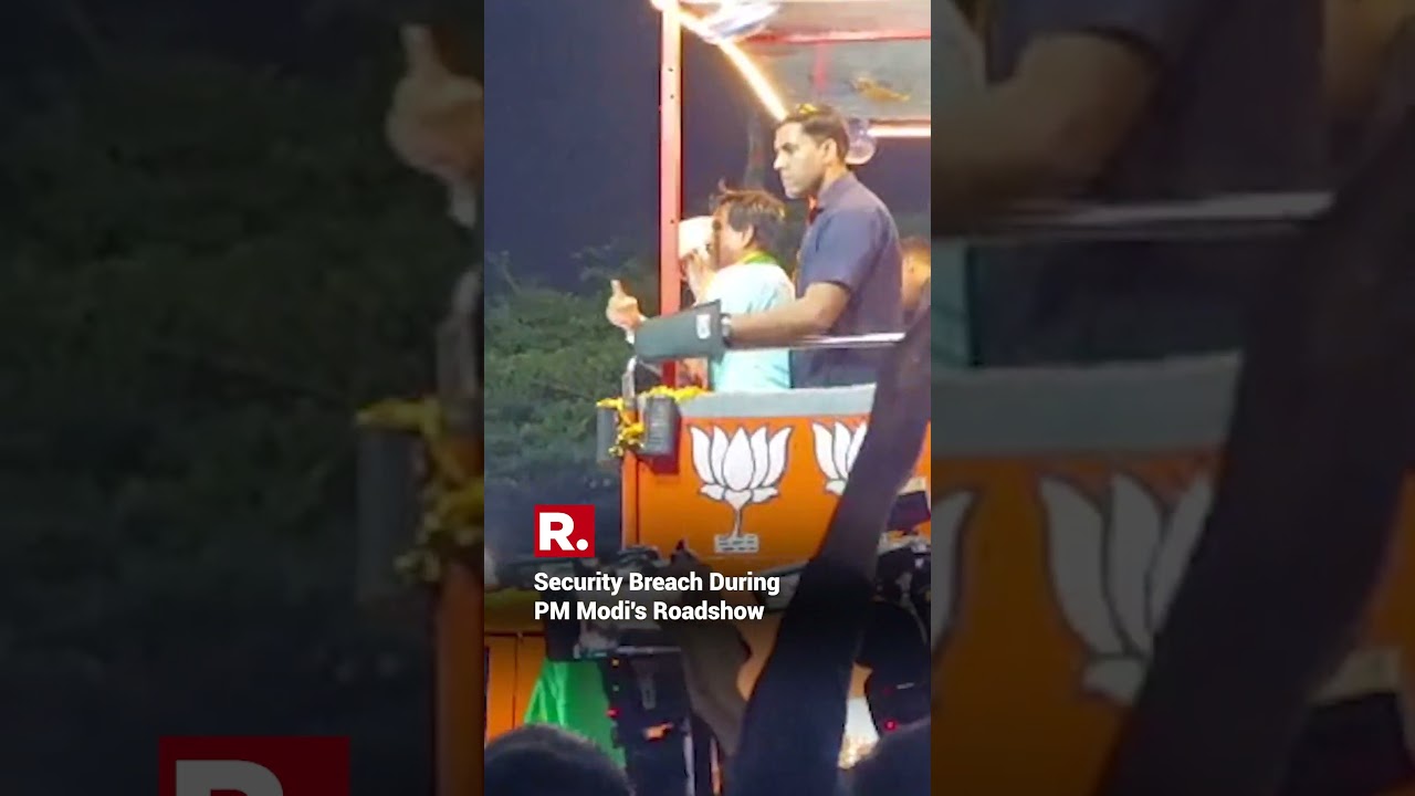 Karnataka: Mobile Phone Hurled Towards Pm Modi’s Vehicle During Rally #shorts