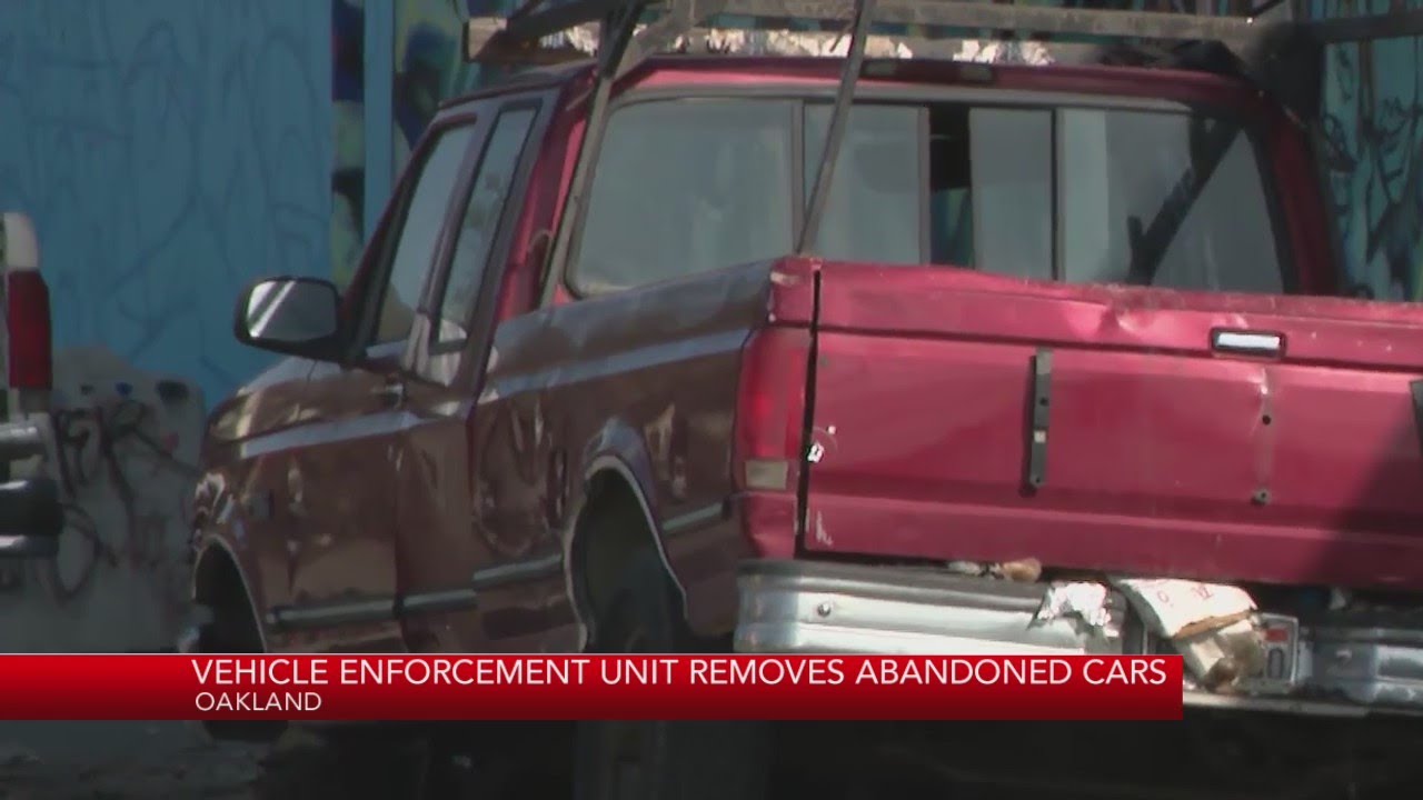 Oakland Vehicle Enforcement Unit Removes Abandoned Cars