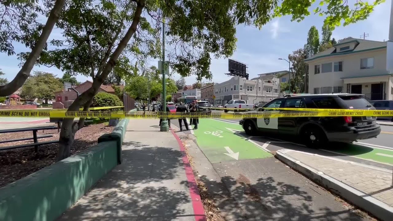 Raw video: Scene of shooting during robbery at rec center near Oakland’s Lake Merritt