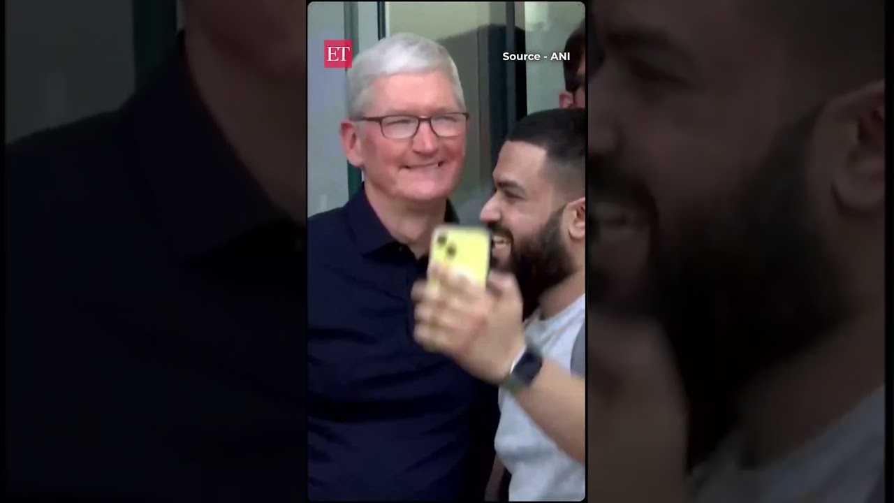 Tim Cook Opens India’s 1st Apple Store In Mumbai | Econ Times