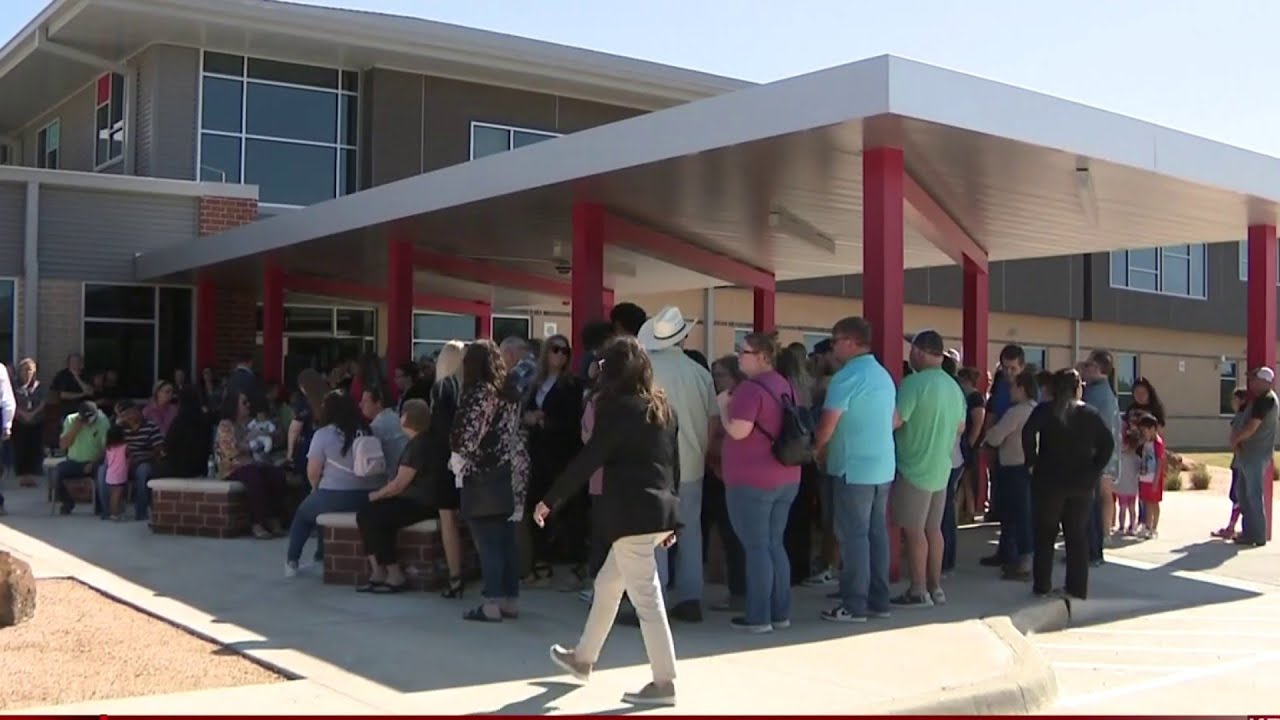 Vigil Held For San Jacinto Mass Shooting Victims | Houston