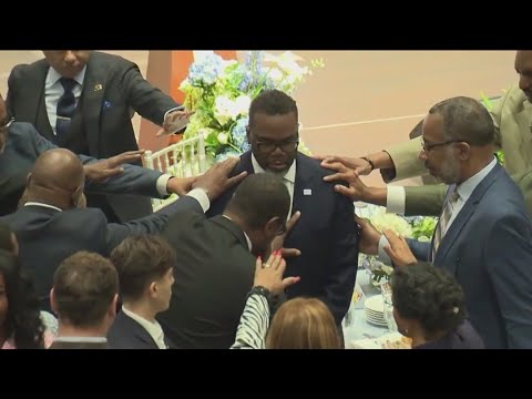 Chicago Faith Leaders Gather To Pray Over Johnson Ahead Of Inauguration