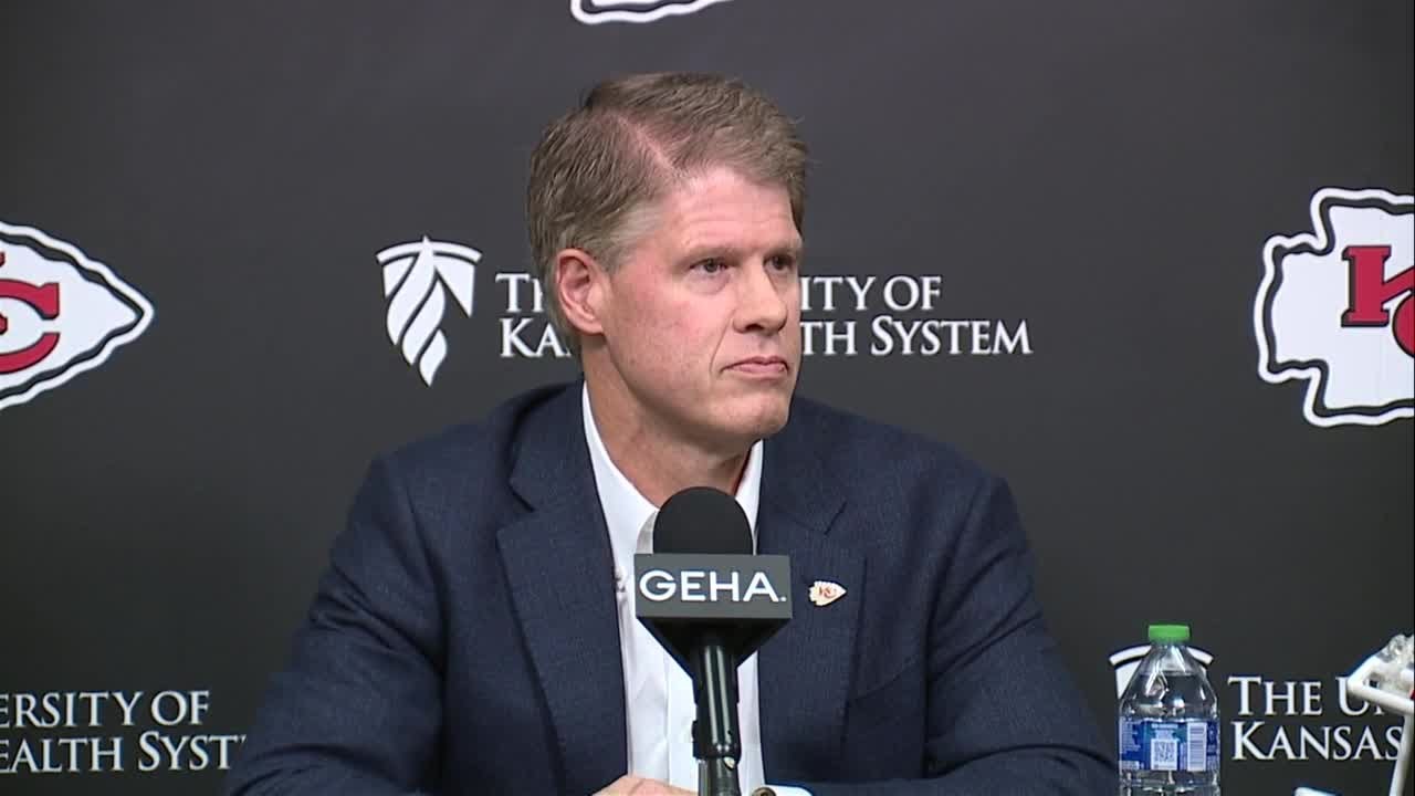 Chiefs Ceo Clark Hunt Congratulates Dante Hall And Talks Draft