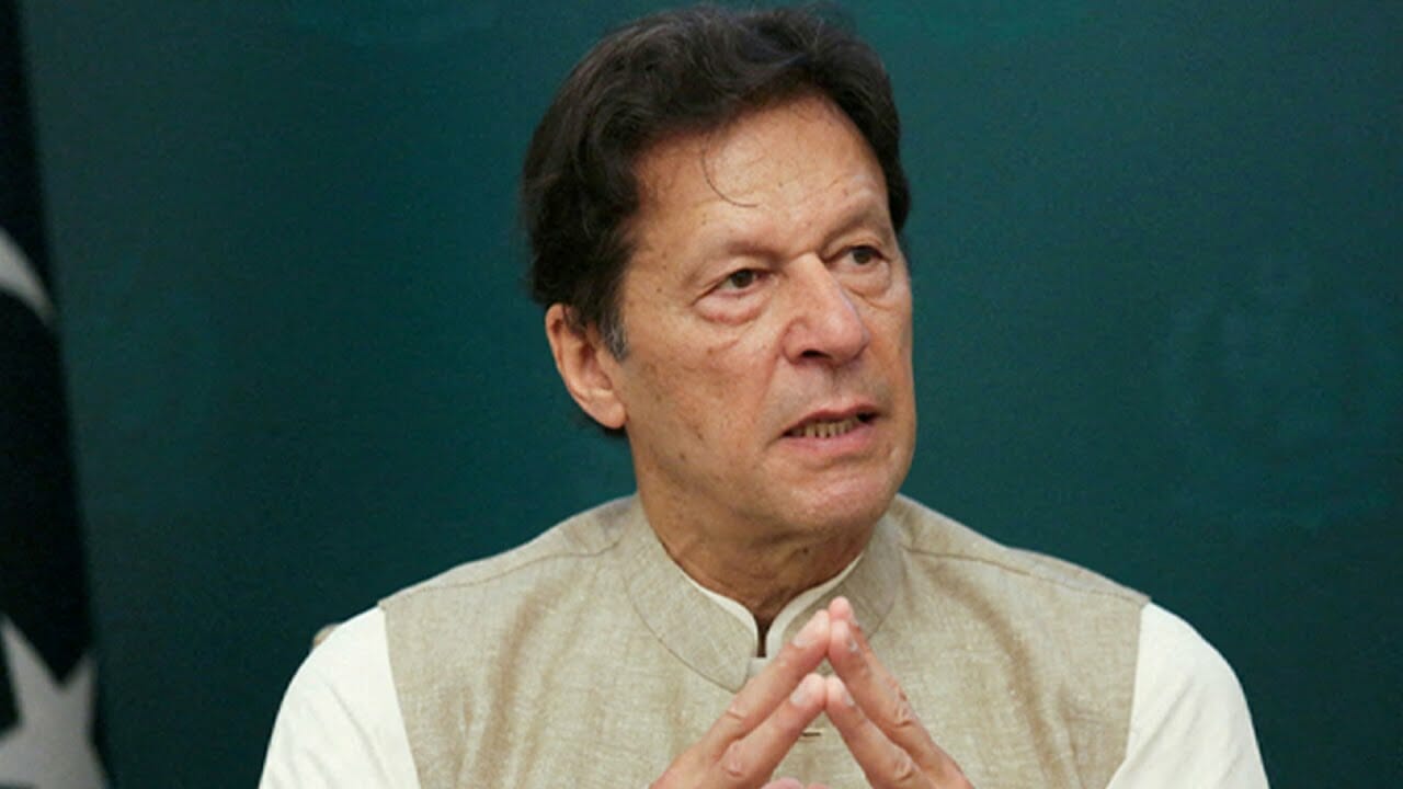 Ex Pak Pm Imran Khan Arrested By Pakistan Rangers From The Premises Of Islamabad High Court | Econ Times