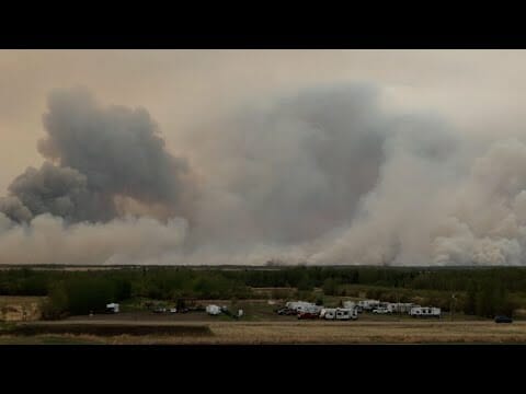 Firefighters Battle Wildfires In Canada’s Main Oil Province Alberta • France 24 English