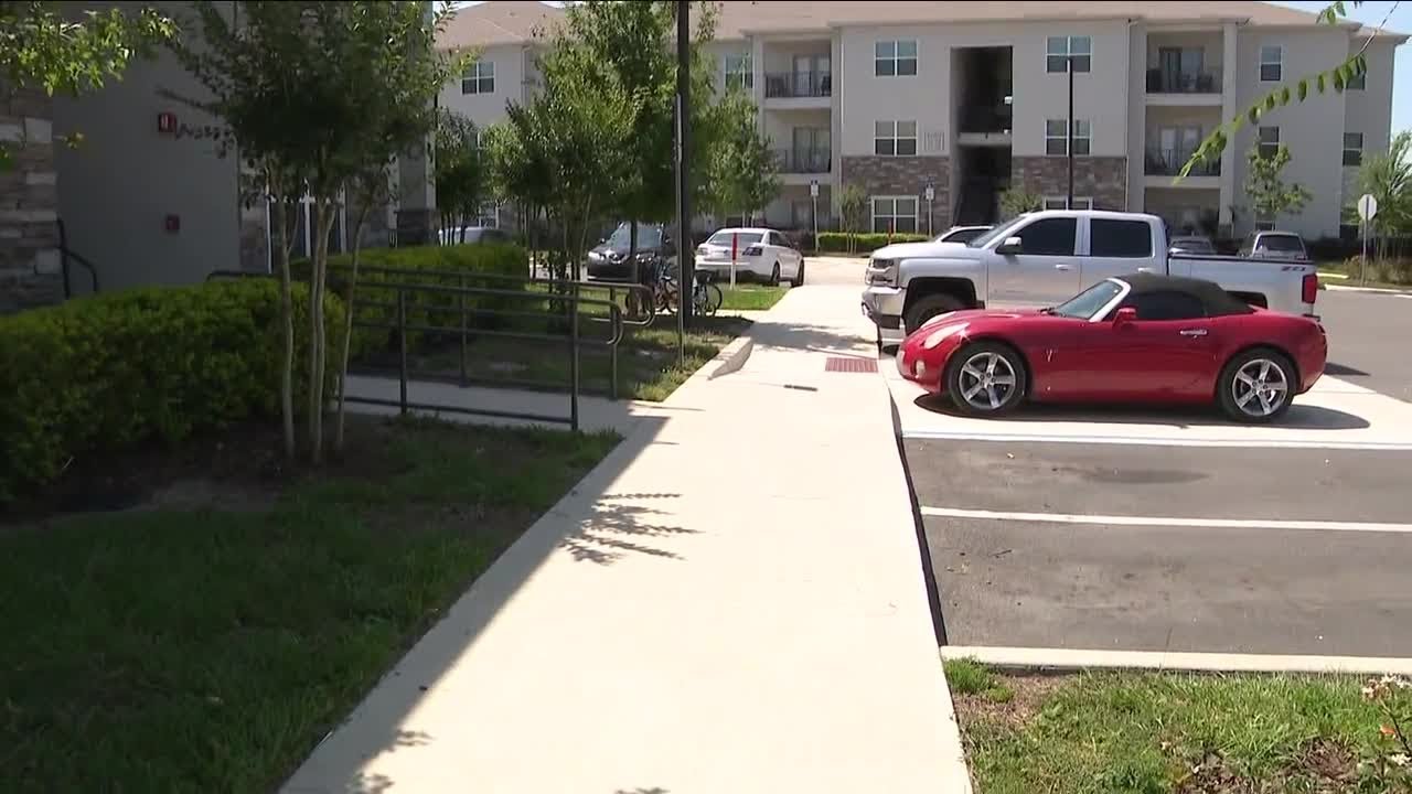 Florida Child Stabs Man Choking Mother