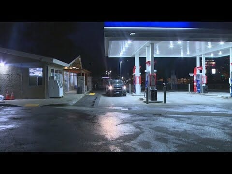 Group Of Teens Rob Convenience Store In Renton