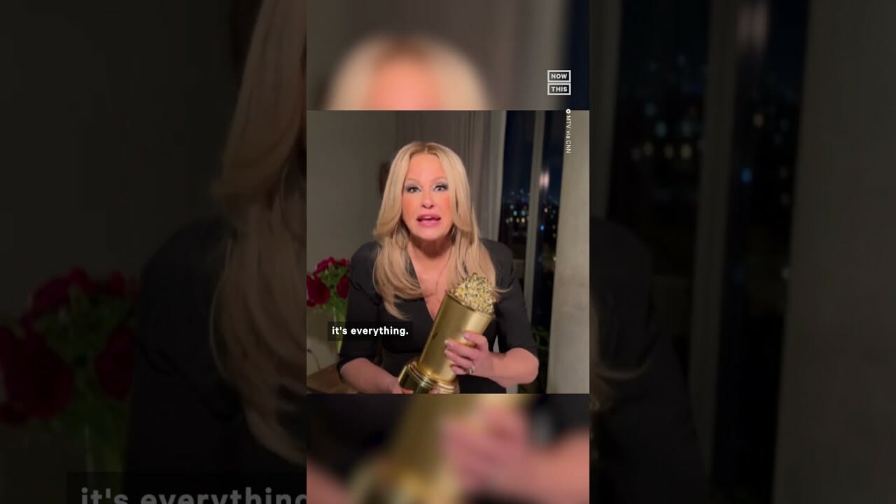 Jennifer Coolidge Stands ‘side By Side’ With Wga In Mtv Acceptance Speech