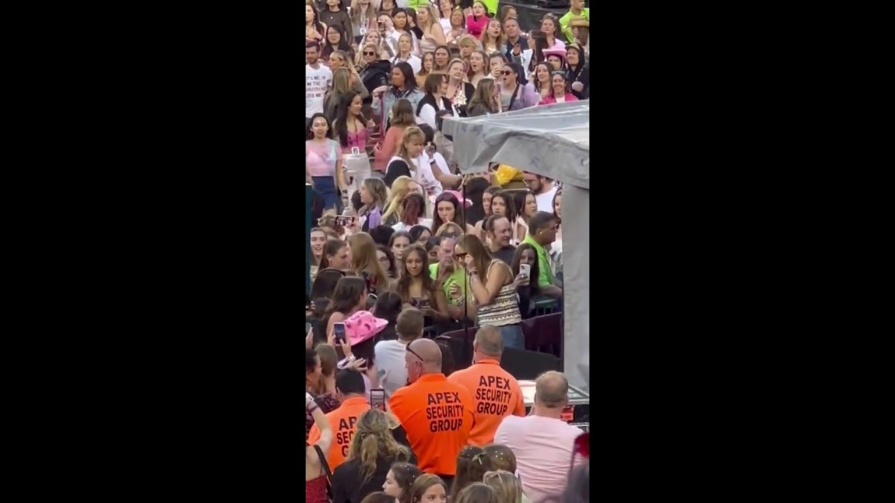 Jennifer Lawrence Poses With Fans At Taylor Swift Show In Philadelphia | Houston