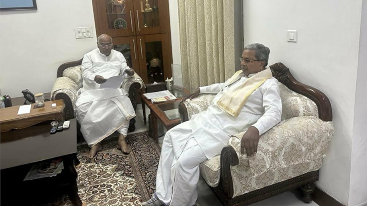 Karnataka Cm Race: Siddaramaiah Arrives At Congress Chief Mallikarjun Kharge’s Delhi Residence | Econ Times