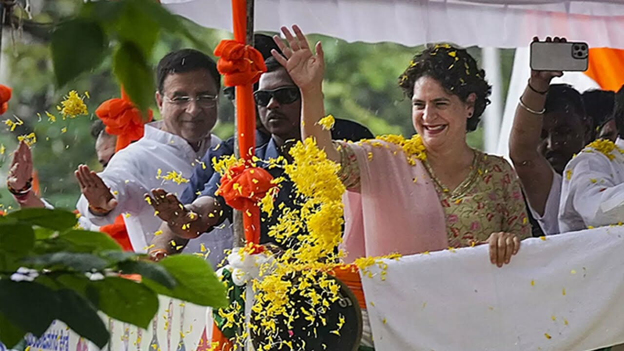 Karnataka Elections 2023: Congress Leader Priyanka Gandhi Holds Mega Roadshow In Bengaluru | Econ Times