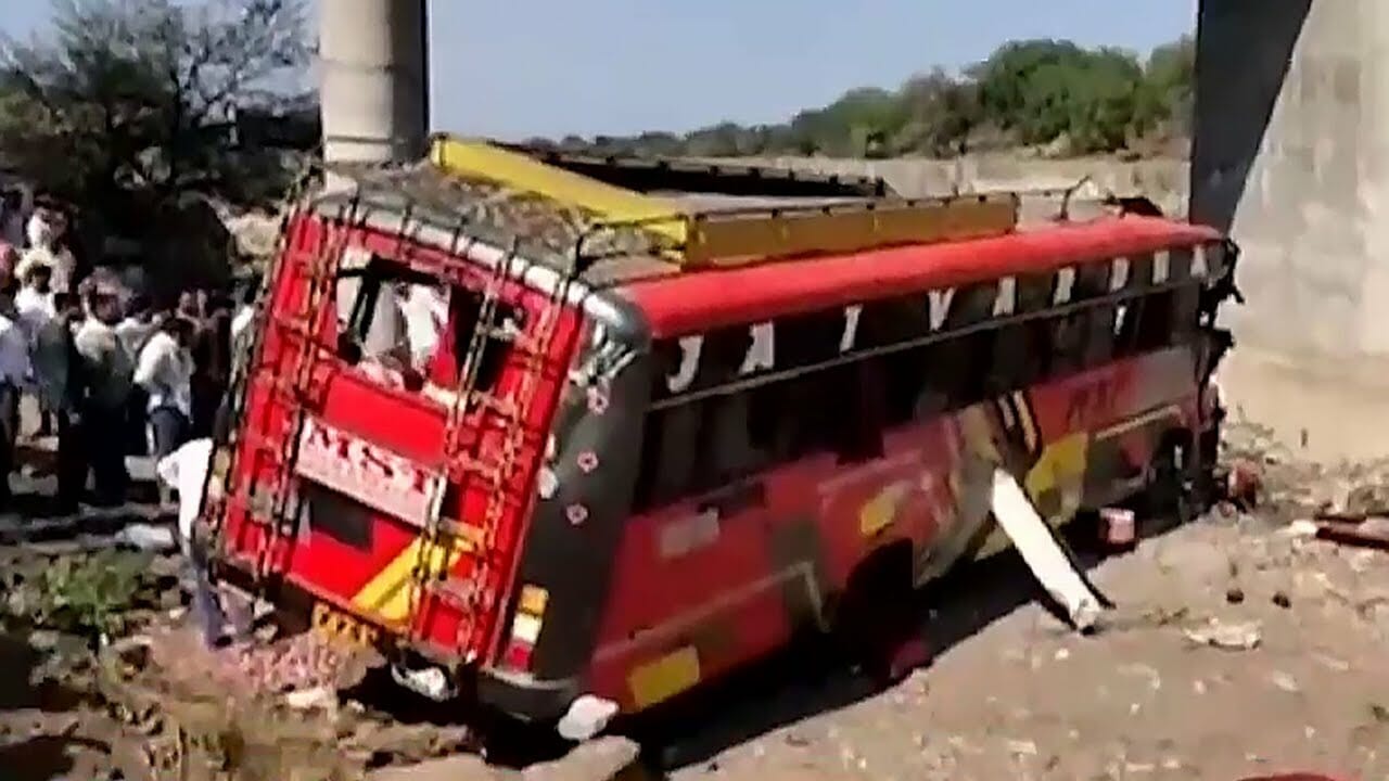 Madhya Pradesh: 15 Dead, 25 Injured After Bus Falls Off Bridge In Khargone; Ex Gratia Announced | Econ Times