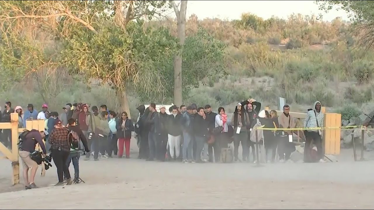 Migrants Crowd U.s. Border Entry Points Before Expiration Of Title 42