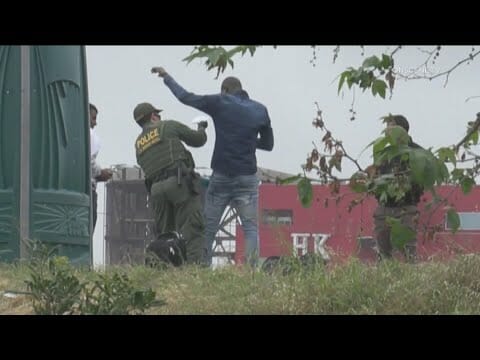 Migrants Gathered At Us Mexico Border Ask For Food And Water