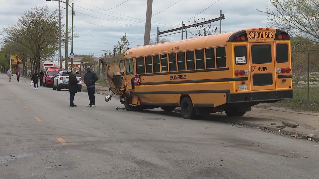 More Than A Dozen Hurt After Chicago School Bus Crash