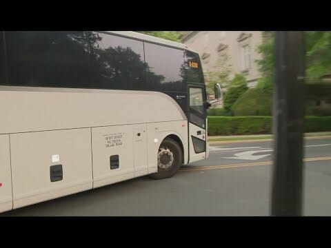 New Bus Of Immigrants From Texas Arrives In Dc As Title 42 Ends