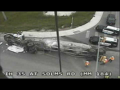 Overturned 18 Wheeler In New Braunfels Causing Traffic Mess