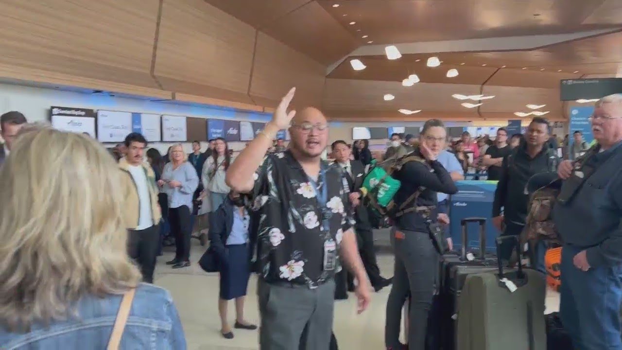 Sfo Food Court Evacuated, Police On Scene For ‘unattended Item’