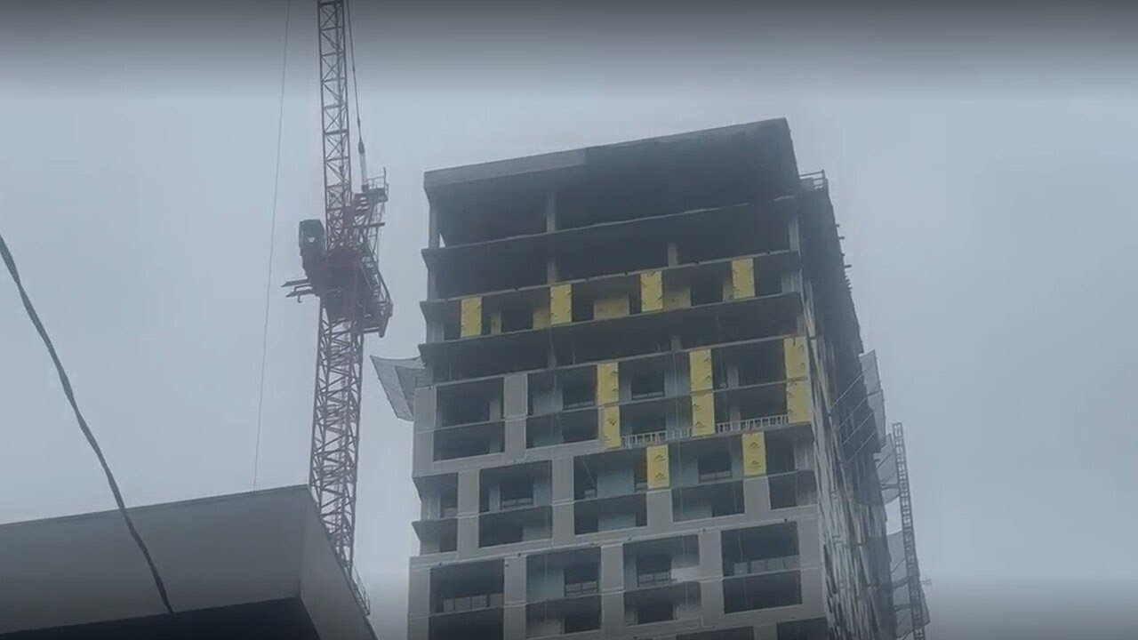 Video Of Emergency Crews Shutting Down Roads After A Crane Collapsed In Midtown Atlanta