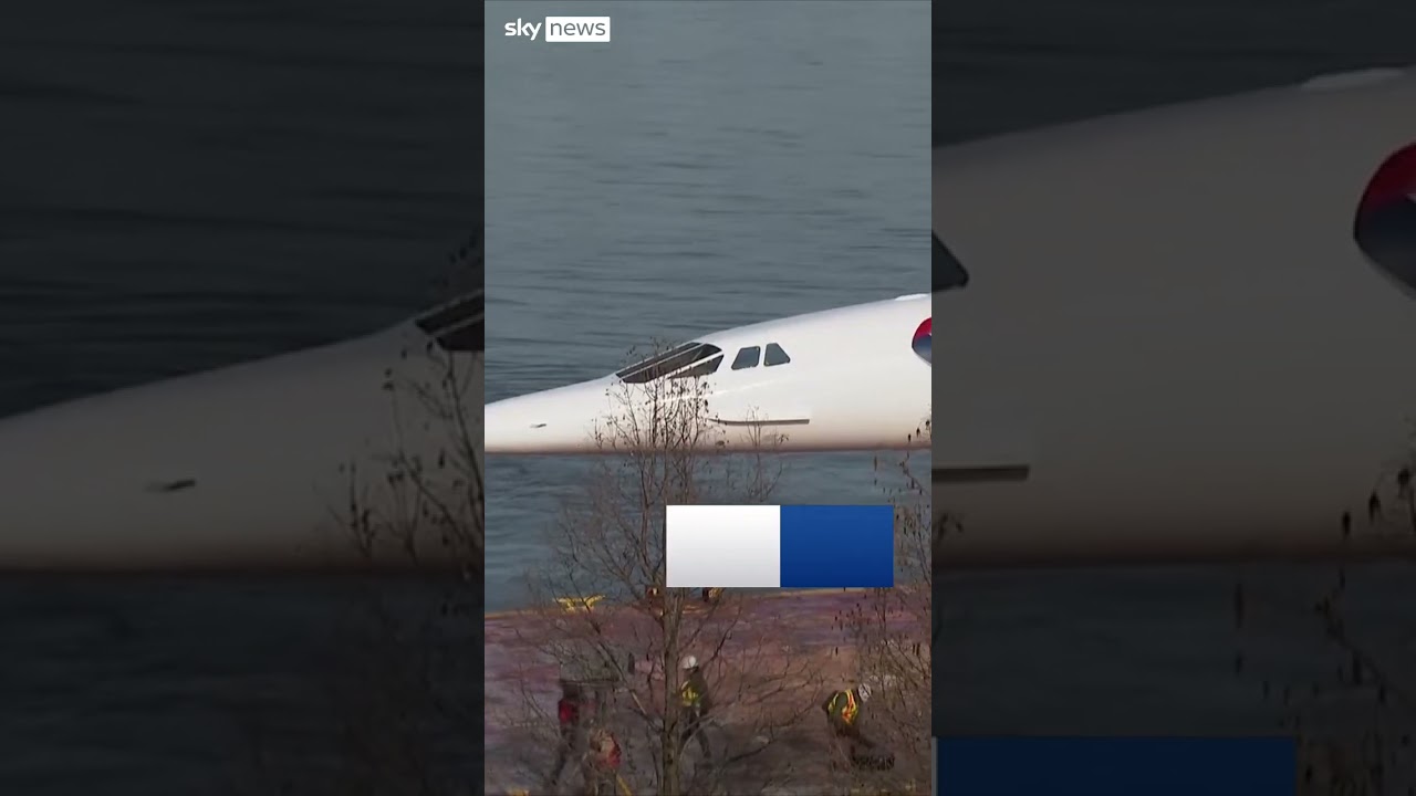 New York: Concorde supersonic jet sails down Hudson River after restoration