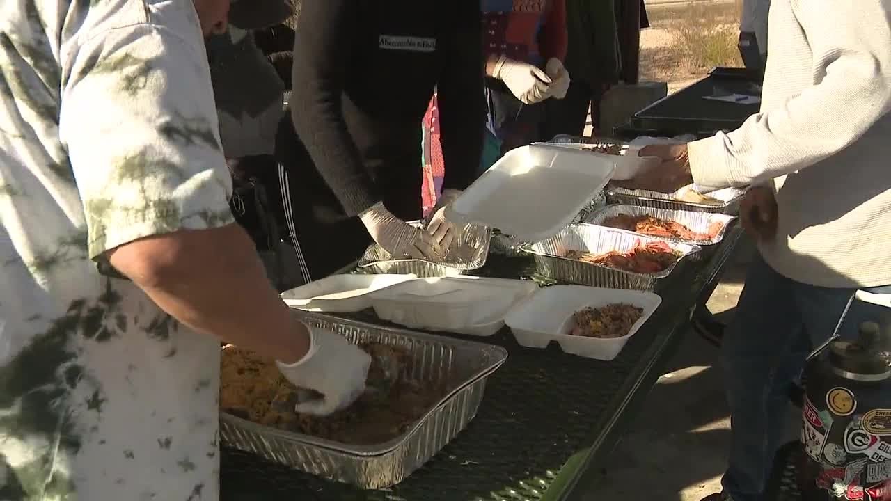 Tempe PD cite man for feeding people experiencing homelessness without a permit