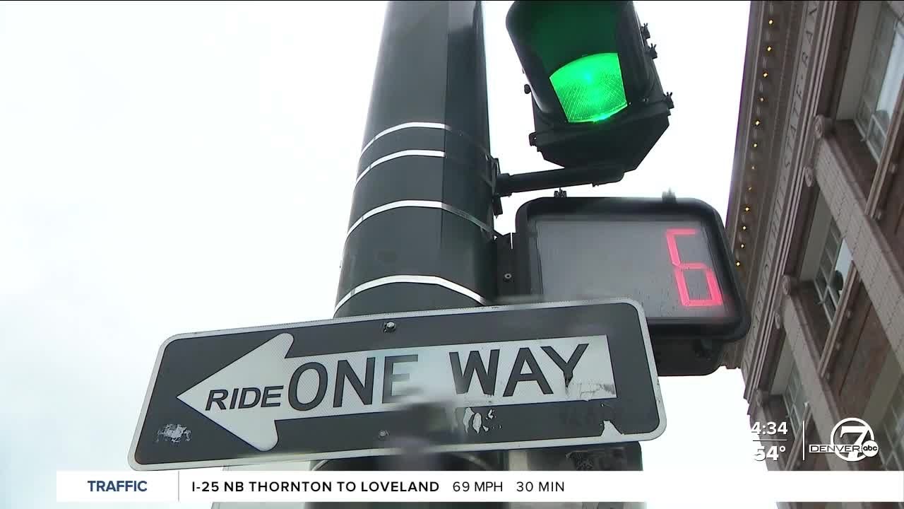 Committee Recommends Mayor Ban Right Turns On Red Lights In Denver