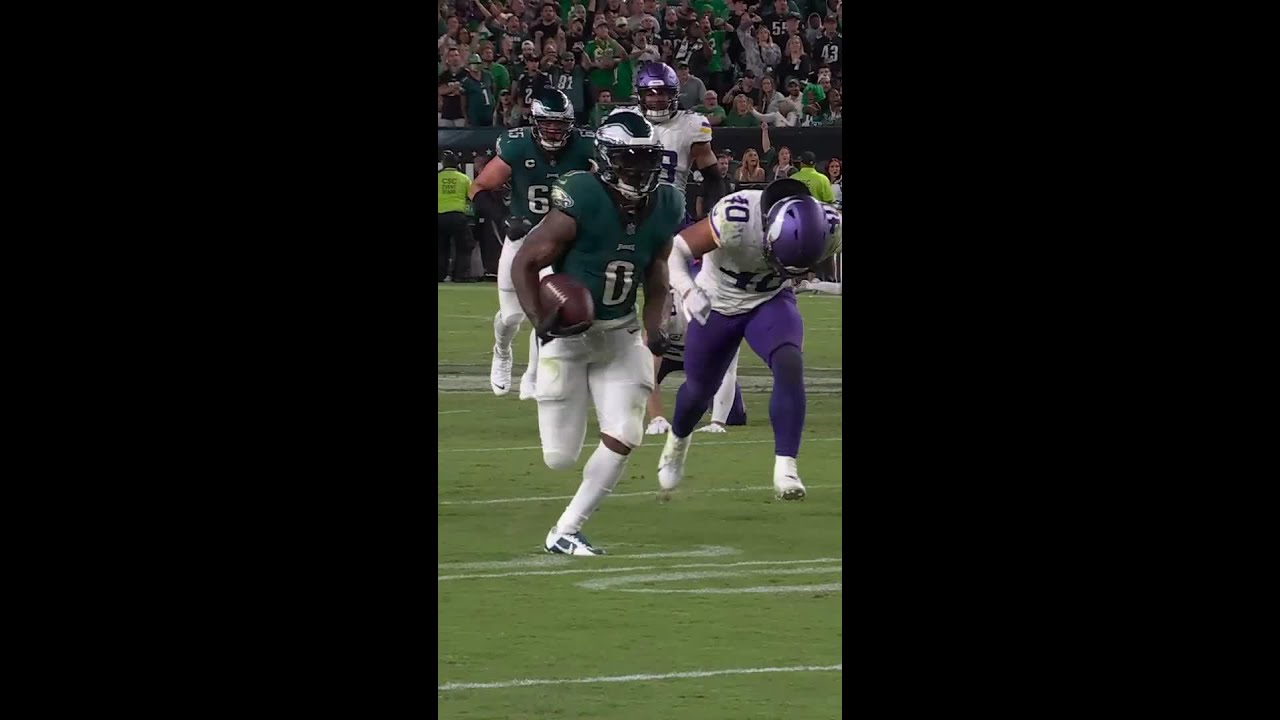 Dandre Swift Rushes For A 43 Yard Gain Vs. Minnesota Vikings