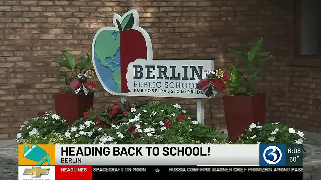 Video: Berlin Students Head Back To Class