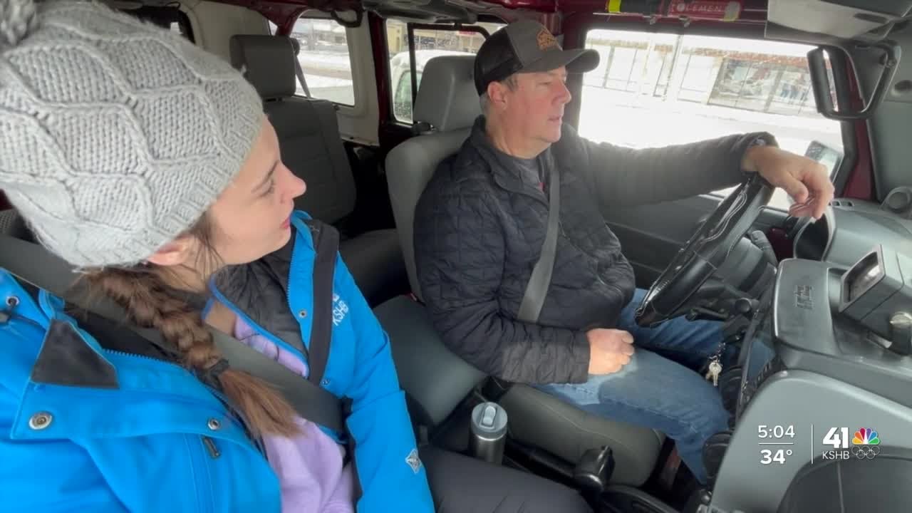 Midwest Krawlers, Kansas City-based off-road club, gives free rides to workers in need