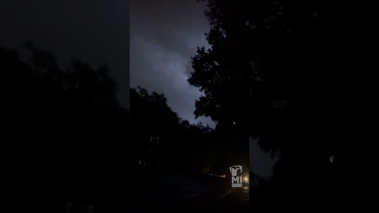 ⚡️you Might’ve Been Woken Up By The Nonstop Lightning Overnight. Viewer Powmcdan Sent This On Mipics | Detroit News